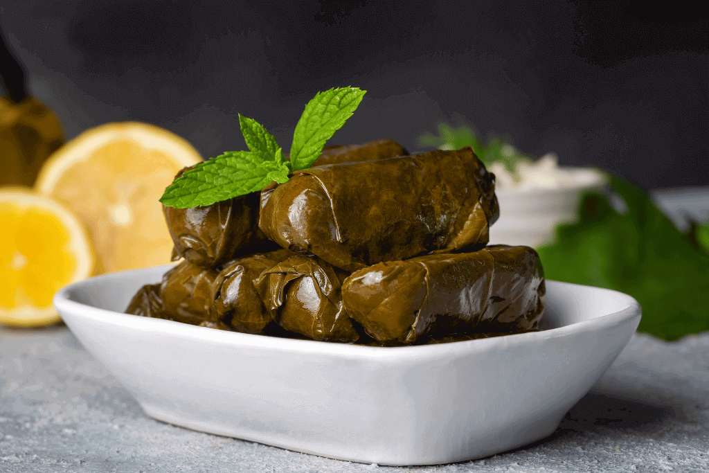 Лозови сърми с ориз и зеленчуци
